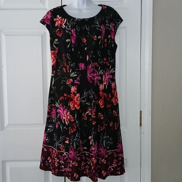 Black and floral print waffle material capped sleeve midi dress Sz XL - Picture 1 of 7